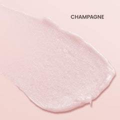 Texture crèmeuse Lip Shimmer Champagne qui glisse sur les lèvres.