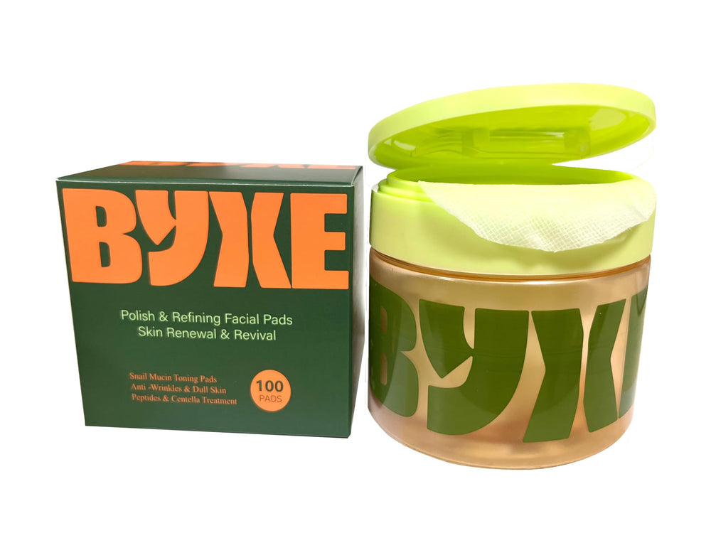 BYXE mucine d'escargot tonifiant sur coton, offre une hydratation riche.