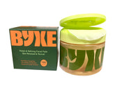 BYXE mucine d'escargot tonifiant sur coton, offre une hydratation riche.