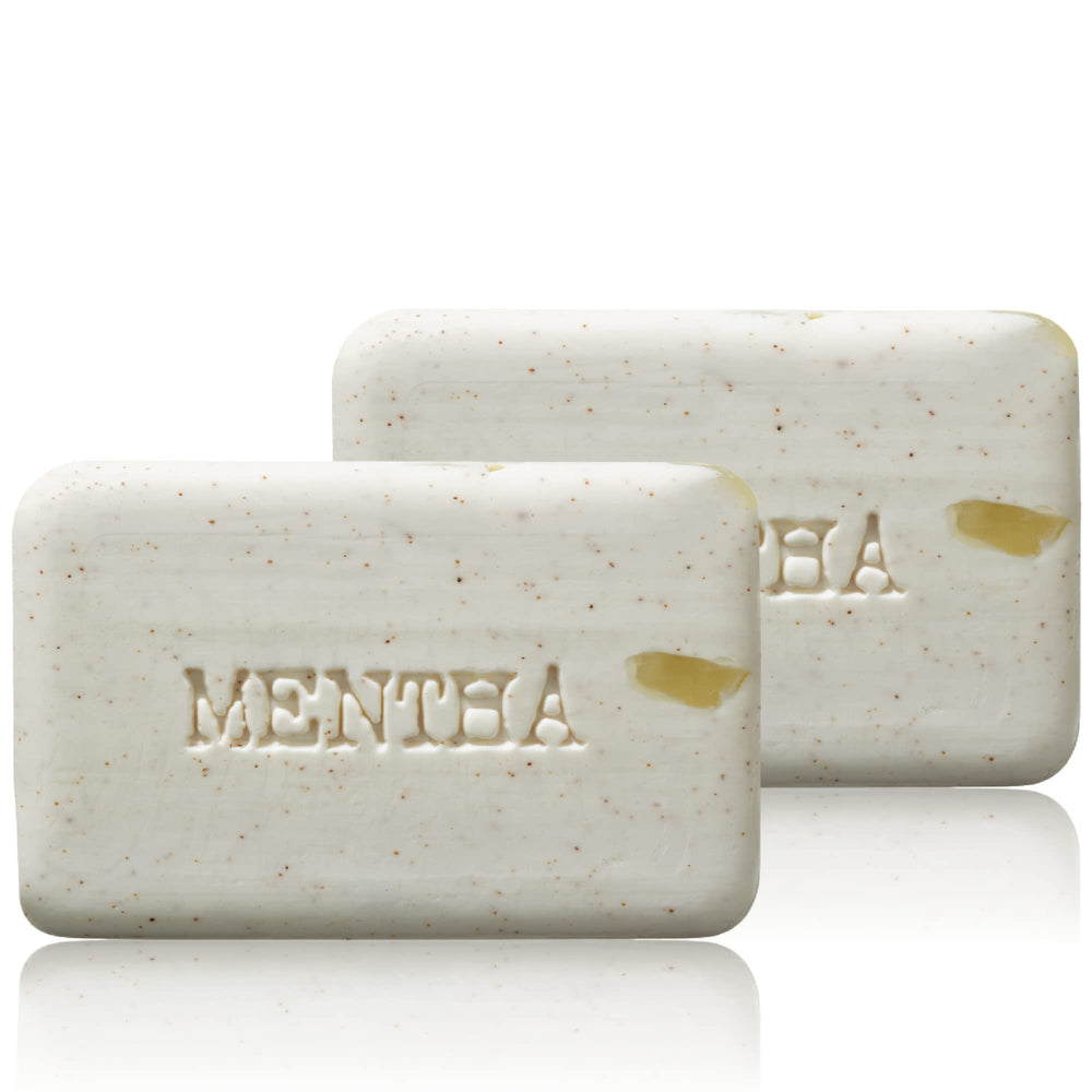 Barre de savon exfoliant Menthe par C.O. Bigelow pour un nettoyage vivifiant.