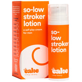 Cake So-Low Stroker Lotion bouteille pratique pour une application douce et durable.