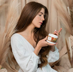 Camille Beckman glycérine mains Tuscan Honey, gros plan sur le flacon, douceur souple.