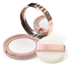 CANMAKE Secret Beauty Powder 01 Clair sur boite, teint translucide et naturel.