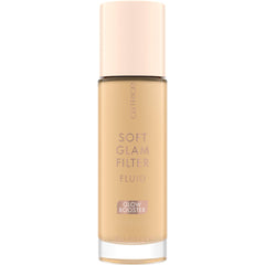 Applicateur généreux pour une pose précise du Soft Glam Filter Fluid.