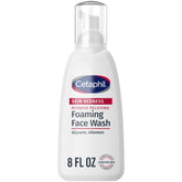 Cetaphil nettoyant moussant en bouteille apaise les rougeurs en douceur.