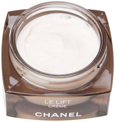 Chanel Le Lift Crème – texture ultra légère procurant une sensation soyeuse.