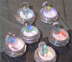 CHARMING MAY Ice Aurora – swatches, effet holographique changeant selon la lumière