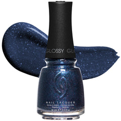 China Glaze Fall From Grace sur ongle: vernis bleu saphir profond, éclat durable
