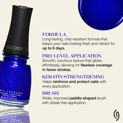 China Glaze Frostbite offre un fini brillant et scintillant pour un look dynamique.