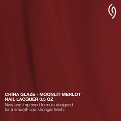 China Glaze Moonlit Merlot: échantillon montrant une teinte profonde et lumineuse.