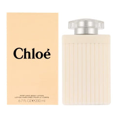 Chloé Lotion Corporelle Texture Crémeuse – texture douce qui caresse la peau et laisse un parfum délicat.