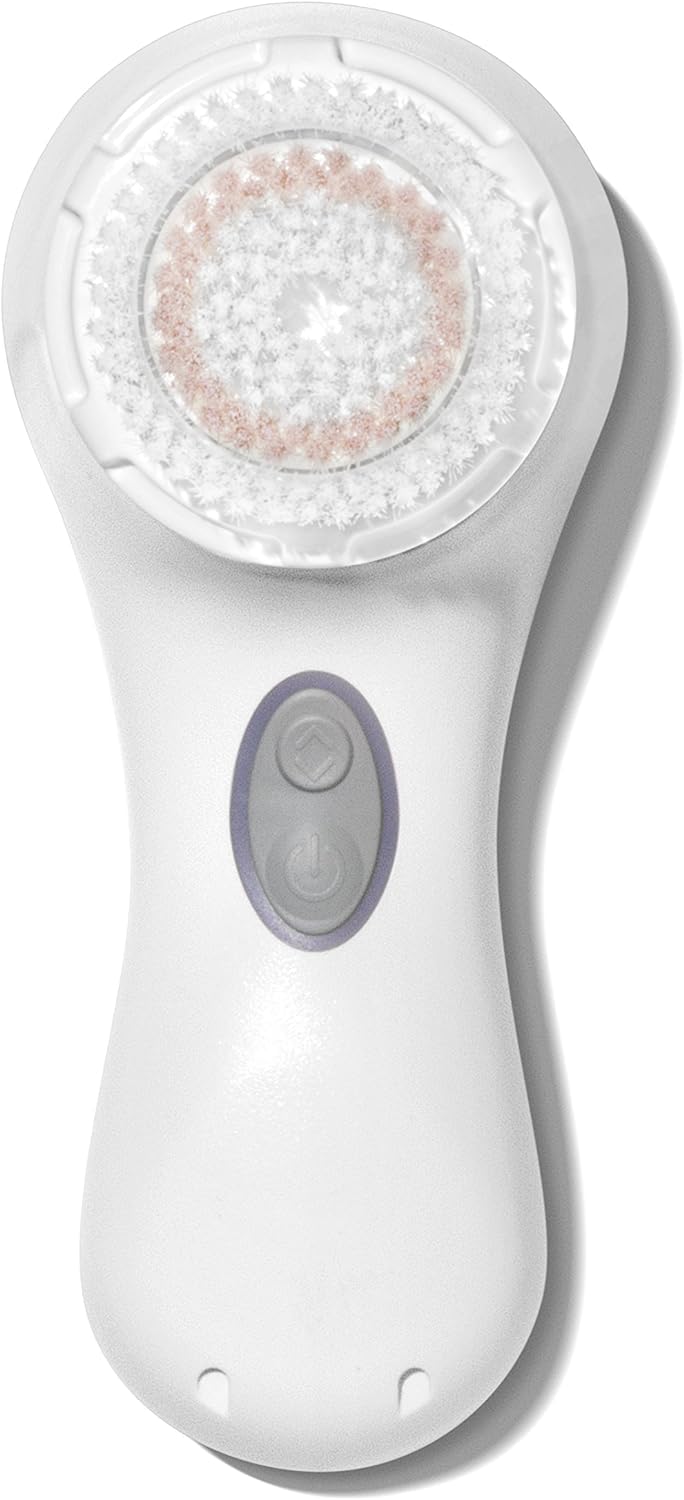 Clarisonic Mia 2 en blanc, appareil élégant prêt pour un nettoyage doux et efficace.