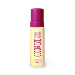 Coco & Eve Sunny Honey Bali, mousse bronzante, teint naturel et solaire dès l’application.