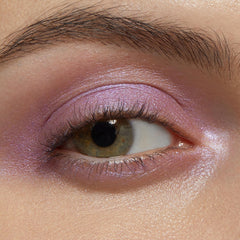 Shadow Stix ColourPop taille-crayon intégré assure une pointe précise et nette.