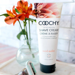 Coochy Crème de rasage – application facile sur les zones sensibles.