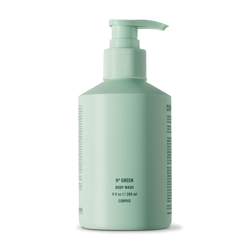 Corpus Nº Green: bouteille avec pompe, nettoyage en douceur et hydratation légère.
