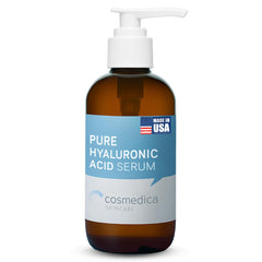 Cosmedica Skincare Hyaluronic Acid Serum sur bouteille-pompe, hydratation en profondeur.