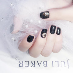Pinceau intégré COSMOO – application rapide et uniforme sur les ongles.