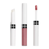 COVERGIRL Outlast rouge à lèvres longue tenue Rosie sur les lèvres, couleur neutre et durable.