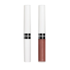 COVERGIRL Outlast sur les lèvres lors de l’application, couleur riche et durable.