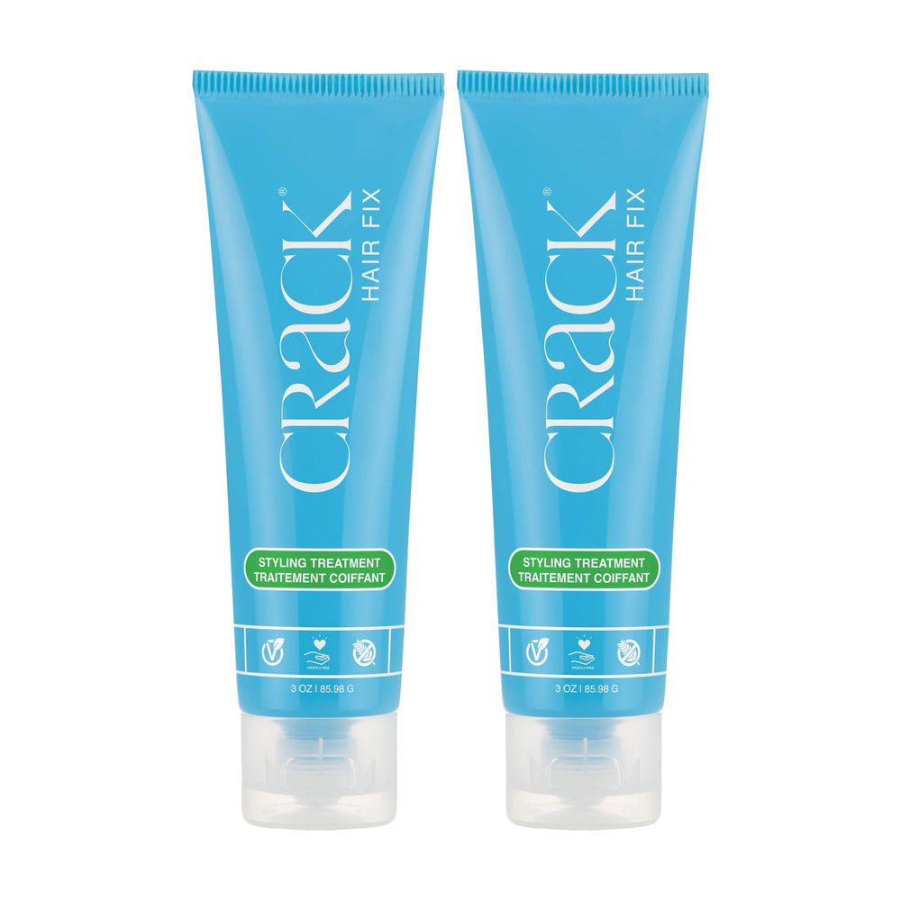 Crack Hair Fix montre le versement de la bouteille pour une application précise.