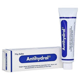 Crème 70 g Antihydral sur les doigts, pieds et aisselles pour une peau sèche et confortable.