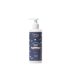 Cristina's Curls Crème Définissante pour enfants, bouteille visible, boucles douces et démêlage facilité.