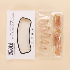 CTTHNBD design ligne dorée francais sur ongles amande chic