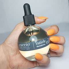 Cuccio Naturel huile-cuticule-renforcatrice : soutient la solidité des ongles et l'éclat.