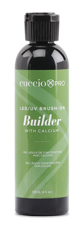 Cuccio Pro Gel Builder pinceau calcium, application lisse et renforcée.