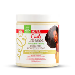 Curls Unleashed – bouteille de crème karité-miel pour hydrater durablement les boucles.