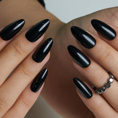 Colle Curvlife pour fixer les ongles avec tenue sécurisée.