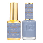Daisy DND gel polish Periwinkle 2533 bottle close-up showing vivid color.