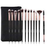 Daubigny ensemble 12 pinceaux yeux pour précision et rendu professionnel