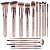 Ensemble Daubigny 16 pinceaux, application fluide du fond de teint et blush.