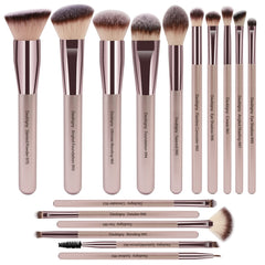 Ensemble Daubigny 16 pinceaux, application fluide du fond de teint et blush.
