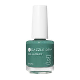 Vernis Dazzle Dry vert oasis moyen sur ongles, finition crème durable.