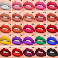 Gloss hydratant DE'LANCI – fini brillant et application douce.