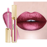 Depuplum rouge à lèvres Burgundy métallique, emballage luxe pour une expérience premium.