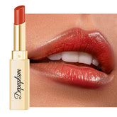 Depuplum Rouge Corail – application légère et hydratante sur les lèvres.