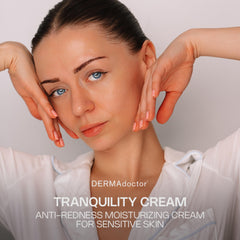 DERMAdoctor Relief Rougeur – Appliquer quotidiennement pour teint apaisé et uniforme.