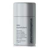 Dermalogica Daily Superfoliant révèle une peau lisse grâce à la poudre exfoliante.