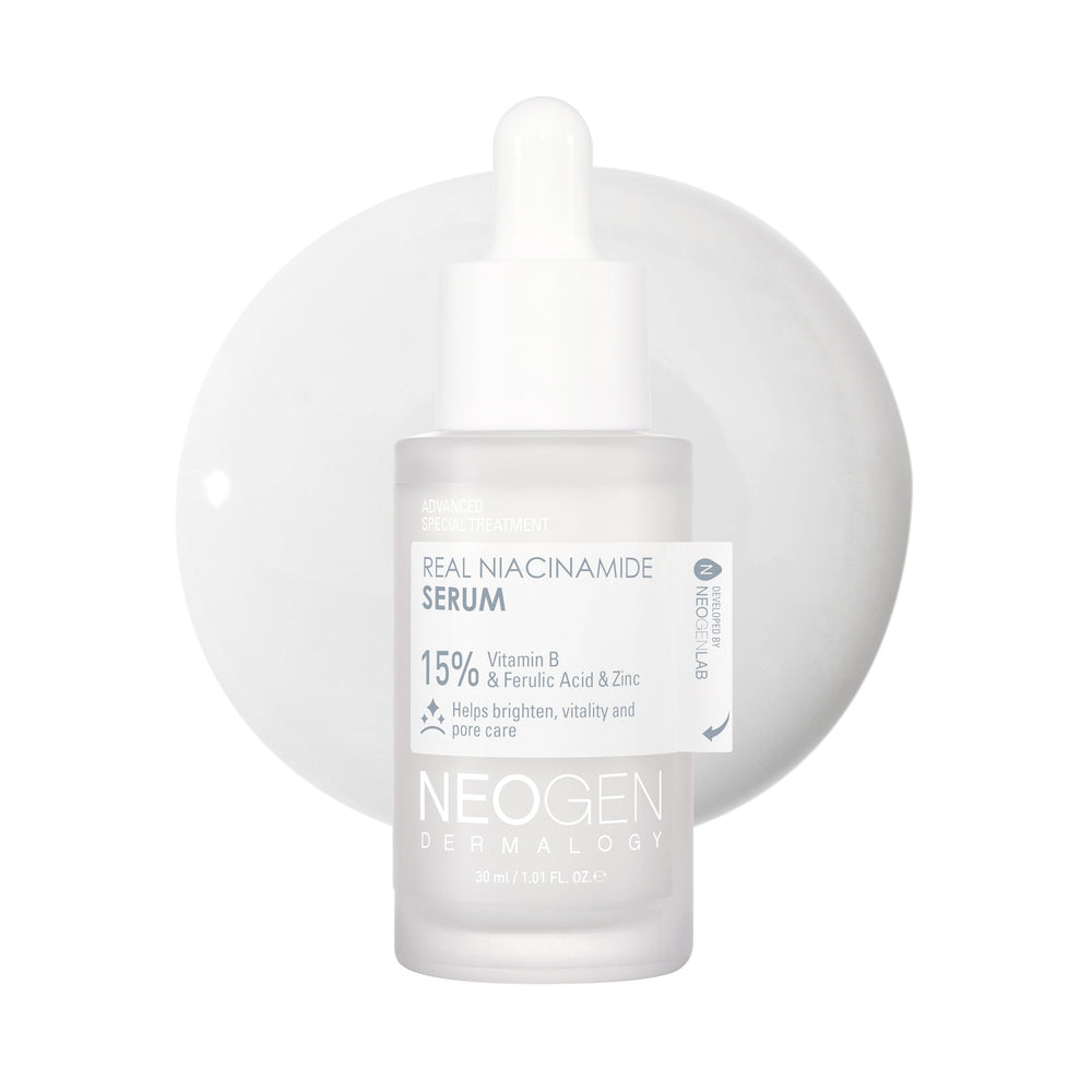 Sérum DERMALOGY Real 15% Niacinamide, bouteille lumineuse, éclat potentiel et pores plus uniformes.