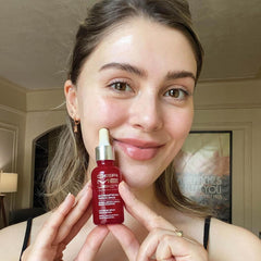 Dermelect Outcrease: hydratation-profonde visible sur une peau prête à recevoir les soins.