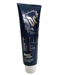 Devoted Creations H.I.M Chrome – application de lotion bronzante, peau hydratée et prête à sortir.