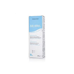 Dexeryl crème émolliente appliquée sur peau sèche, hydratation en profondeur et éclat naturel.