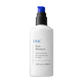 dhc-rich-moisture montre sa bouteille d'hydratation legere pour peau seche et sensible