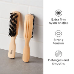 Brosse Diane avec manche en bois, prise en main ergonomique et stable
