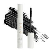 DIME Beauty Volume Mascara avec brosse effilée pour une séparation nette des cils.