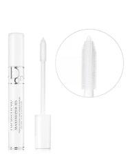 Dior Diorshow Maximizer 3D texture-air-pompee enveloppe les cils d'une couche légère.